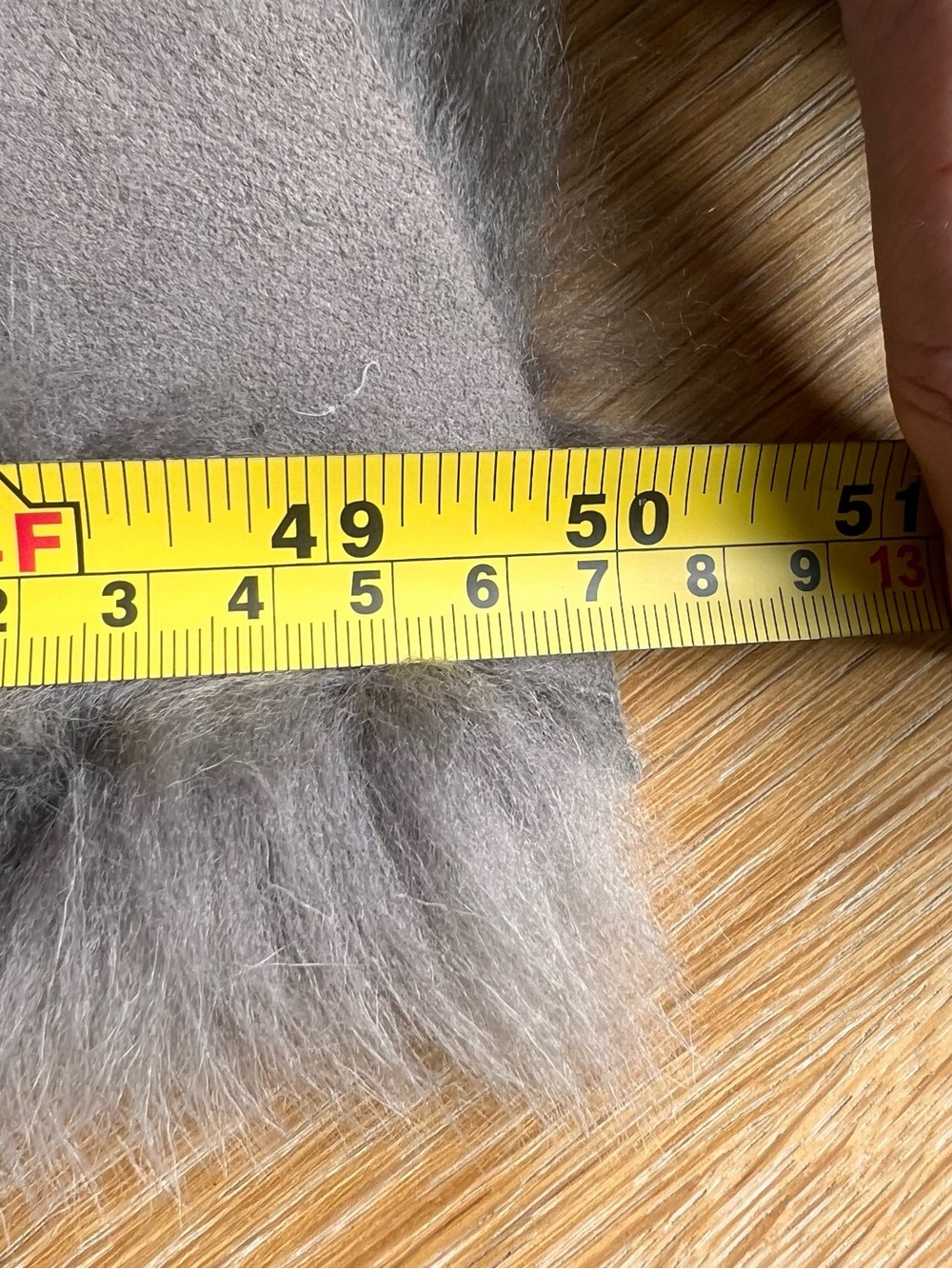 NWOT - UGG Real Dyed Shearling Shawl Wrap. OS - Picture 11 of 12
